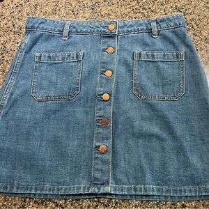 Women’s Gap Denim Skirt. Size 29